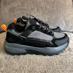 NWT Ozark Trail men’s waterproof hiking shoes size 6